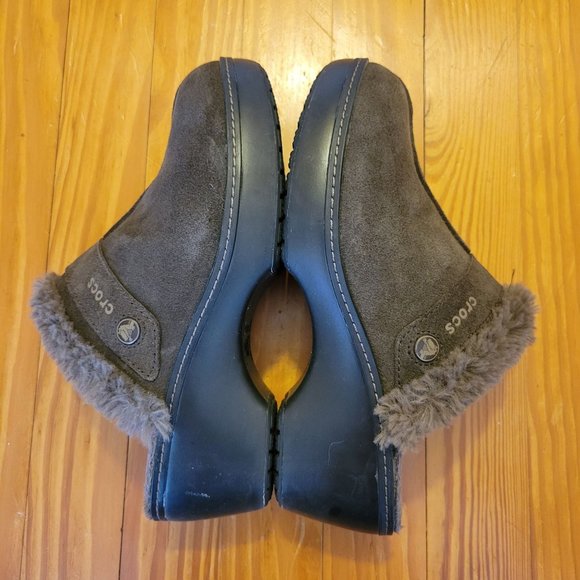 Crocs 9 Brown Leather Clogs Mules Chunky Heels Slip On Faux Fur Lined COBBLER EV - Picture 7 of 8